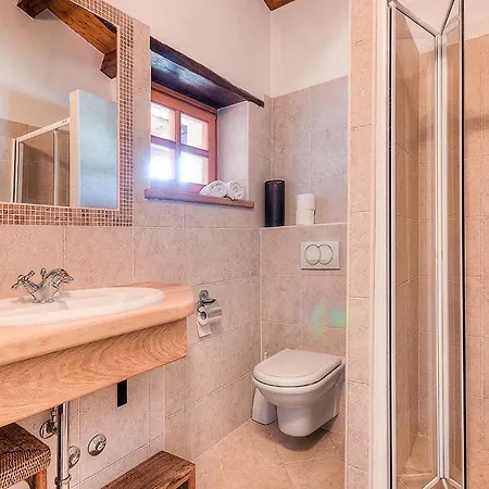 Ferienhaus Orah *