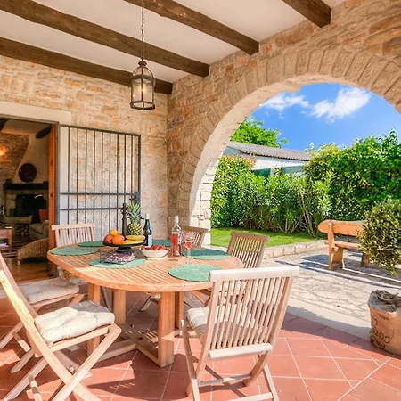 Holiday home Orah Vosteni