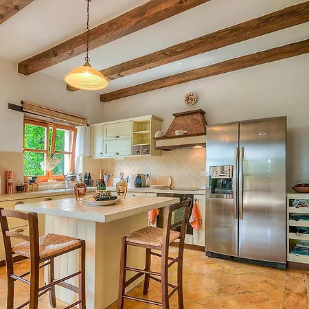 בית נופש Orah *