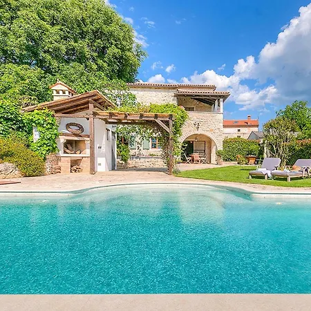 Holiday home Orah Vosteni
