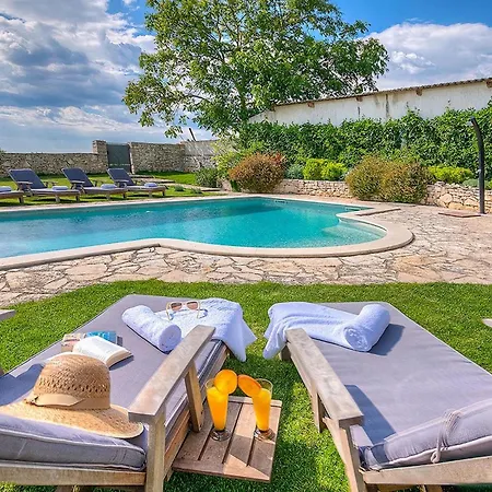 Holiday home Orah *
